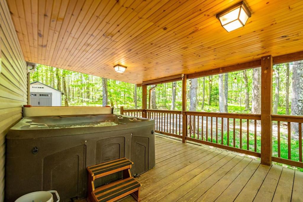 *Entire House • Sleeps 9 • Hot Tub • Pets Welcome* McHenry Extérieur photo